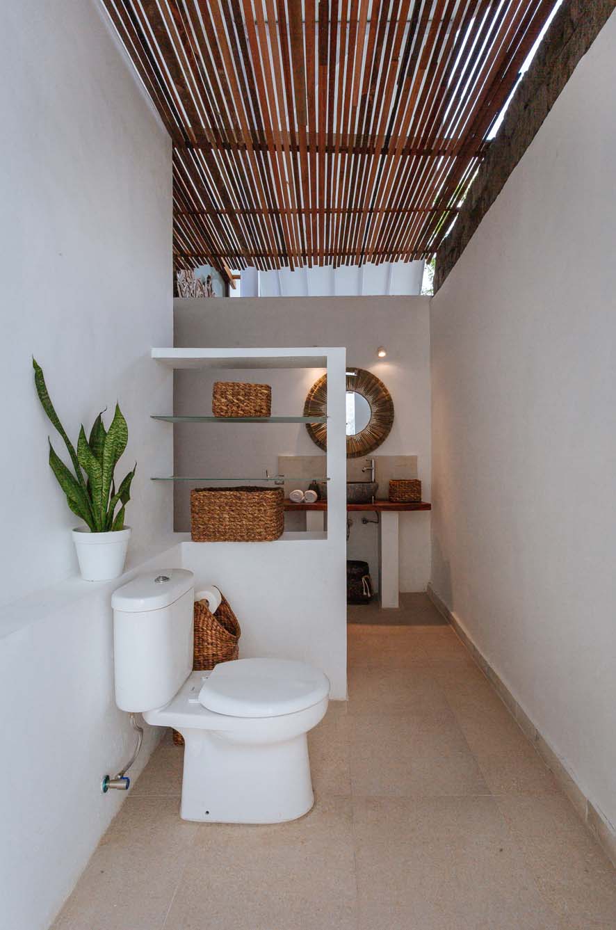 Master guest Bathroom