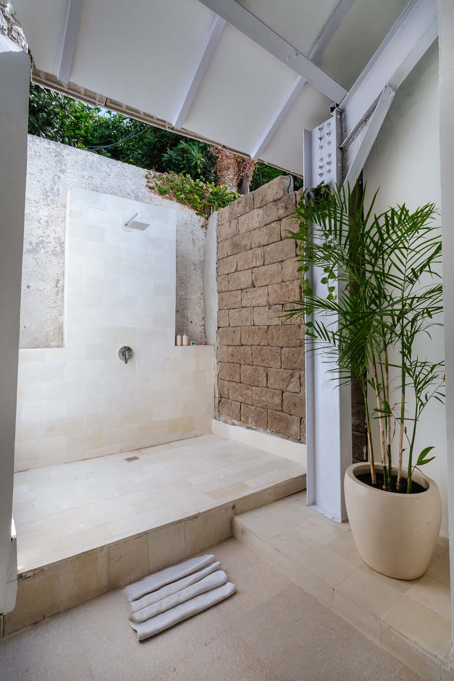 Master guest Bathroom